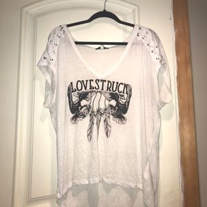 White shirt with design